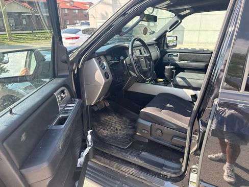 Used 2016 Ford Expedition XLT AWD/4WD image 5