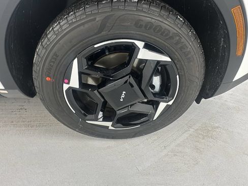New 2026 Kia Sportage EX AWD/4WD image 9