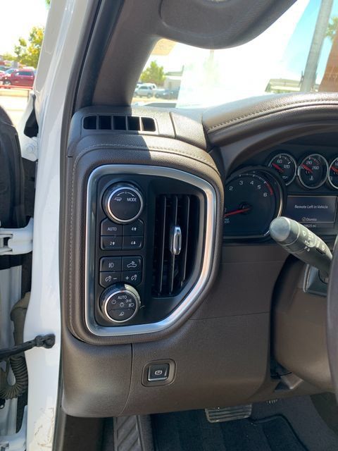 Certified 2022 Chevrolet Silverado 1500 LTZ AWD/4WD image 23