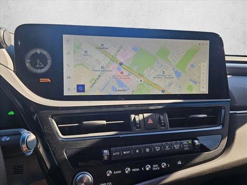 Used 2024 Lexus ES 300h F Sport image 18