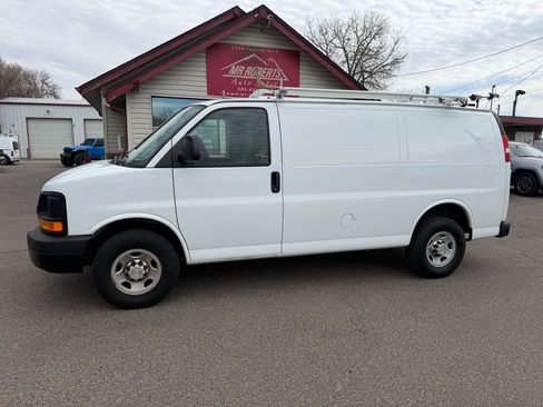 Used 2014 Chevrolet Express 2500 image 2