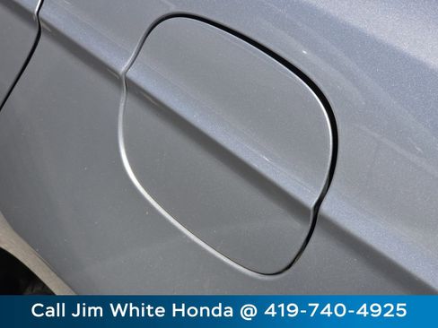 Used 2017 Ford Fusion Energi Titanium FWD image 19