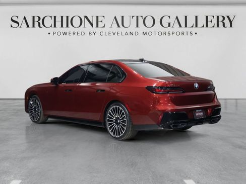 Used 2025 BMW 760i xDrive w/ Executive Package AWD/4WD image 2