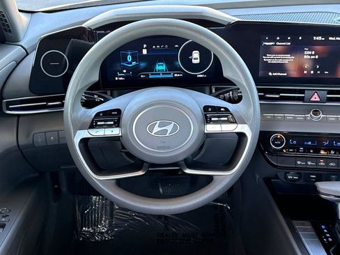 Used 2024 Hyundai Elantra SEL image 19