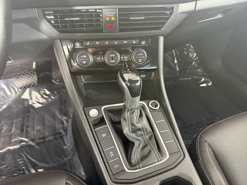 Used 2023 Volkswagen Jetta SE w/ Panoramic Sunroof Package FWD image 19