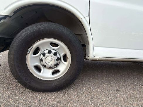 Used 2018 Chevrolet Express 2500 LS w/ Driver Convenience Package image 18