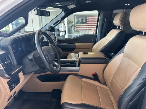 Used 2023 Ford F250 Lariat w/ Lariat Ultimate Package AWD/4WD image 22