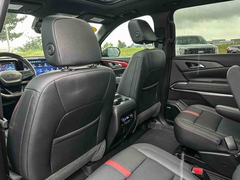 Used 2024 Chevrolet Traverse RS AWD/4WD image 18