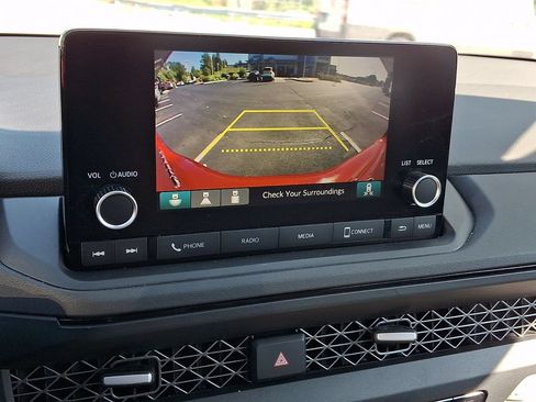 Used 2024 Honda Accord EX image 4