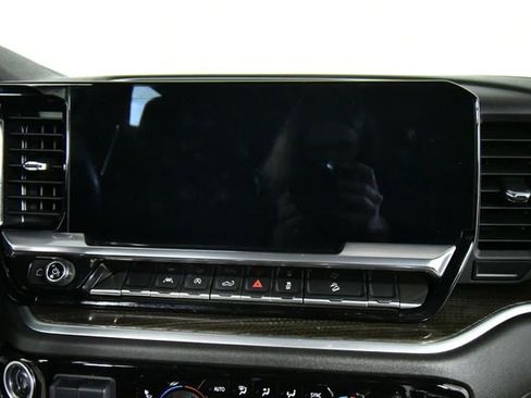 Used 2023 Chevrolet Silverado 1500 RST image 4