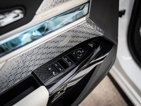 Used 2023 BMW i7 xDrive60 image 54