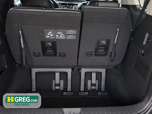 Used 2024 Kia Carnival LX FWD image 17