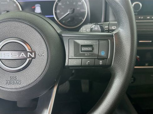 Used 2024 Nissan Rogue SV image 26