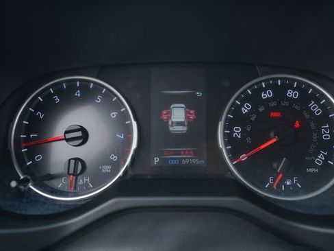 Used 2022 Toyota RAV4 LE image 29