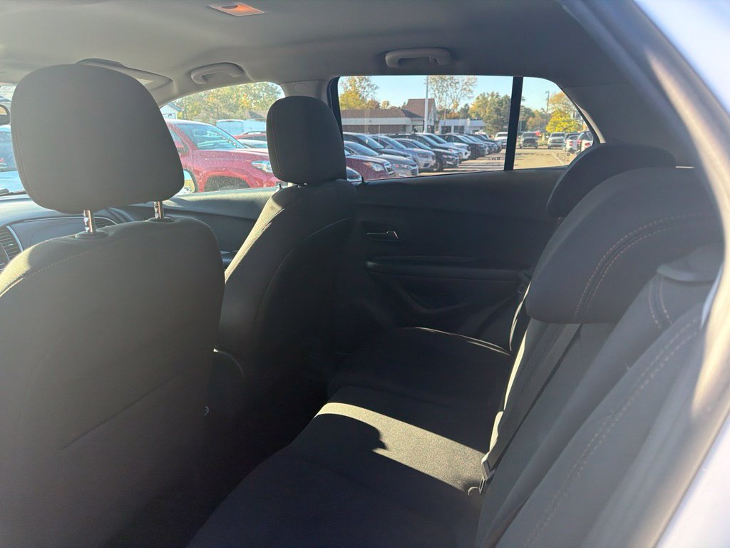 Used 2022 Chevrolet Trax LS w/ Tint and Cruise Package AWD/4WD image 9