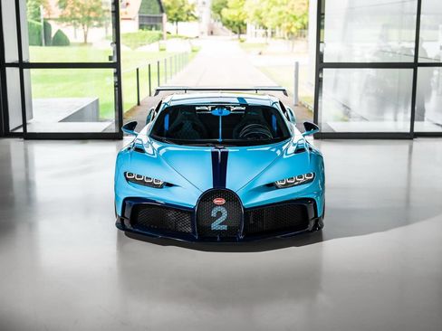 Used 2023 Bugatti Chiron Pur Sport AWD/4WD image 2
