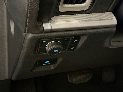 Used 2025 Ford Expedition Active AWD/4WD image 17