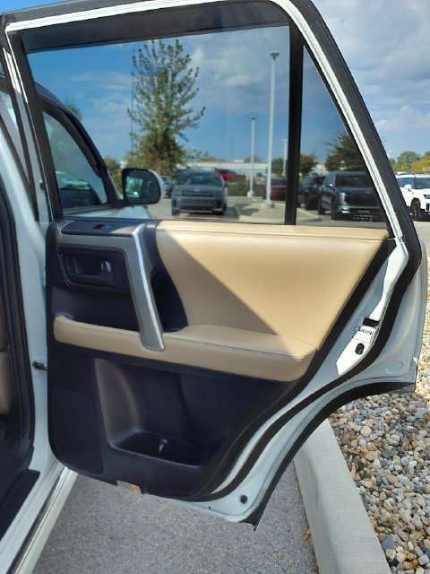 Used 2012 Toyota 4Runner Limited AWD/4WD image 21