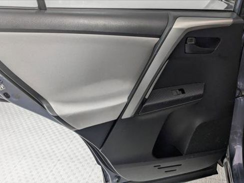 Used 2014 Toyota RAV4 LE image 16