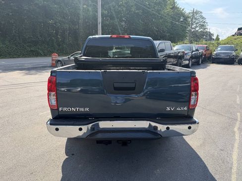 Used 2014 Nissan Frontier SV w/ SV Value Truck Package AWD/4WD image 6