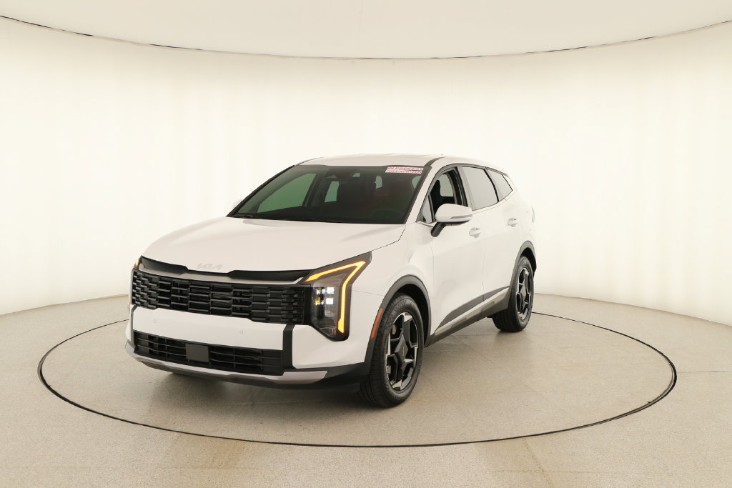 Used 2026 Kia Sportage EX FWD image 12