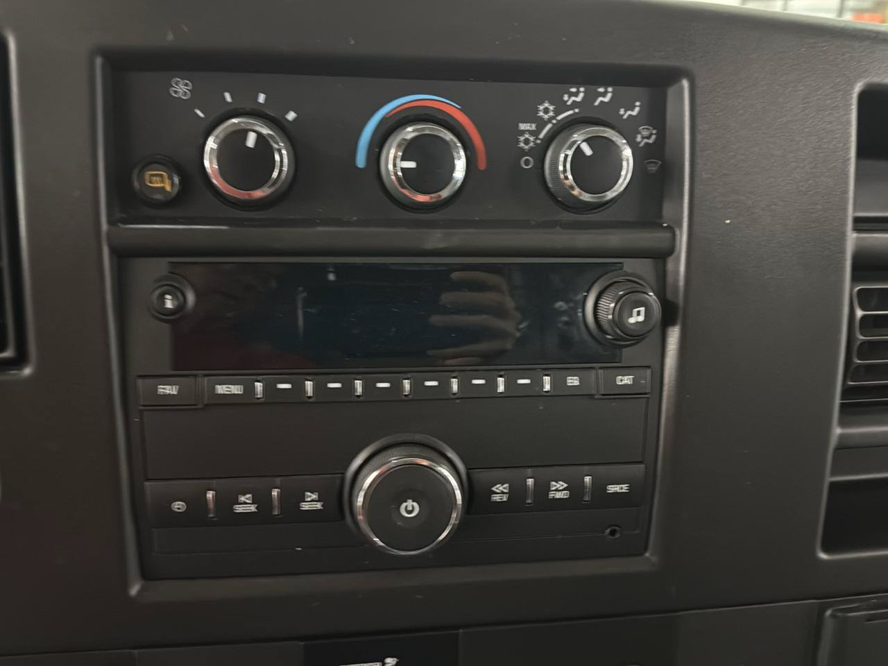 Used 2021 Chevrolet Express 2500 Extended w/ Driver Convenience Package RWD image 18
