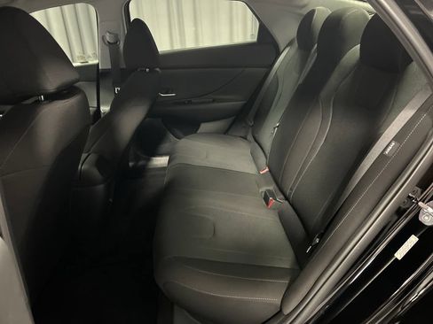 Used 2025 Hyundai Elantra SE FWD image 20
