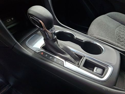 Certified 2023 Chevrolet Equinox LT FWD image 14