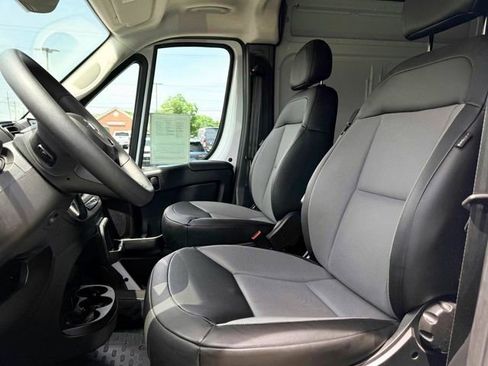 Used 2026 RAM ProMaster 2500 w/ Convenience Group FWD image 18