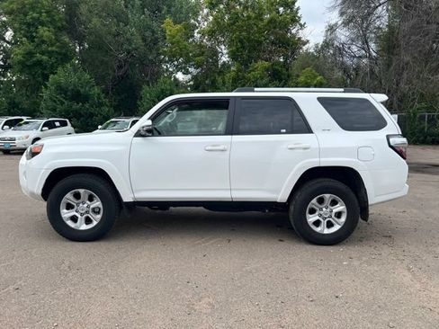 Used 2023 Toyota 4Runner SR5 Premium w/ SR5 Premium Package AWD/4WD image 2