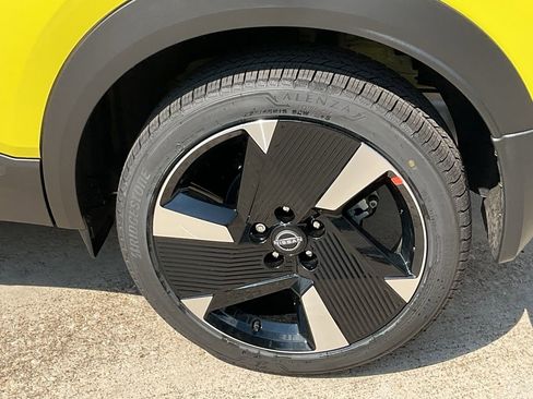 New 2026 Nissan Kicks SR FWD image 8