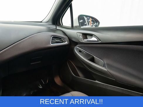 Used 2018 Chevrolet Cruze LT image 10