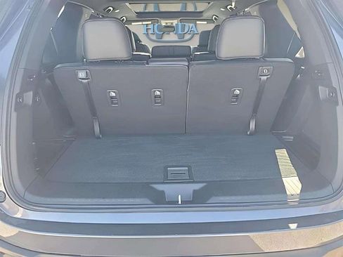 Used 2025 Honda Pilot Black Edition image 23