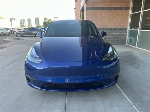 Used 2023 Tesla Model Y Performance image 9
