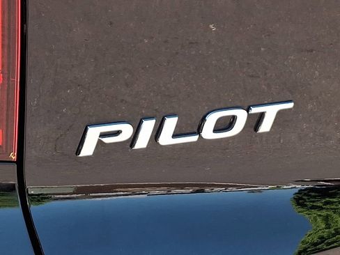 Used 2017 Honda Pilot EX image 30
