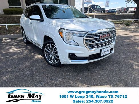 Used 2024 GMC Terrain Denali AWD/4WD image 1