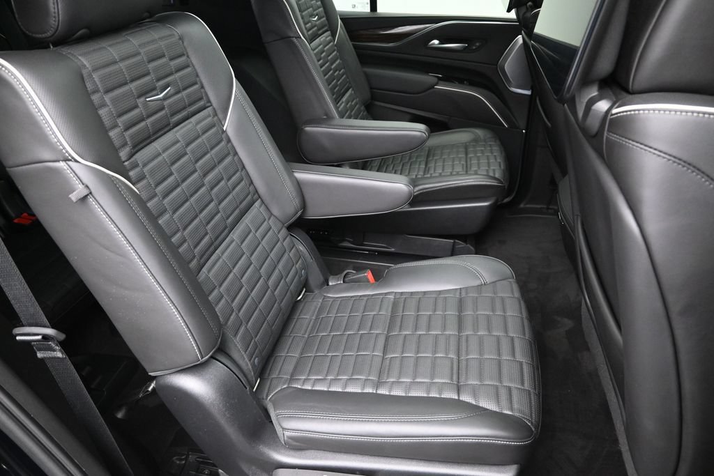 Used 2022 Cadillac Escalade Sport Platinum w/ LPO, ONYX Package AWD/4WD image 35