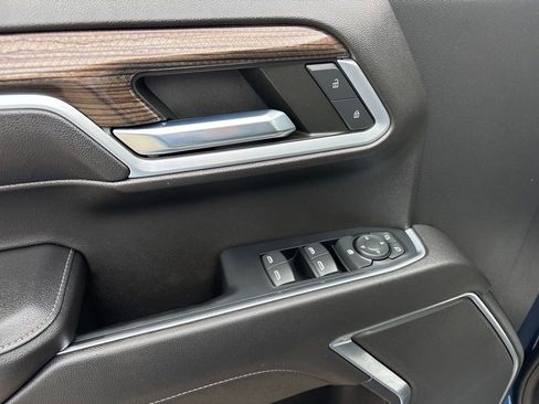 Used 2022 Chevrolet Silverado 1500 LT AWD/4WD image 6