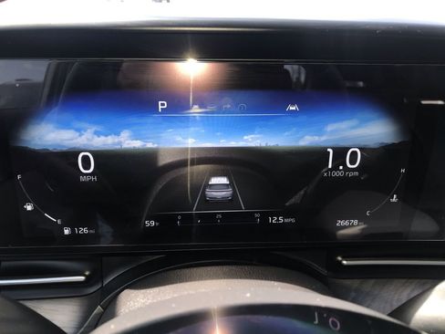 Used 2024 Kia Carnival SX FWD image 15