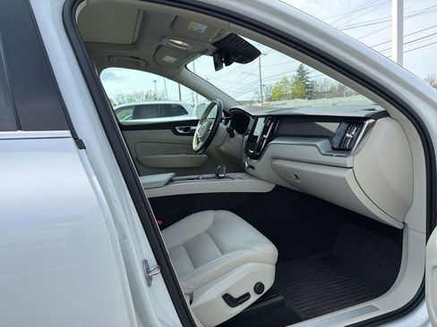 Used 2023 Volvo XC60 B5 Core w/ Climate Package image 2