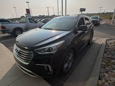Used 2018 Hyundai Santa Fe Limited w/ Cargo Package FWD image 7