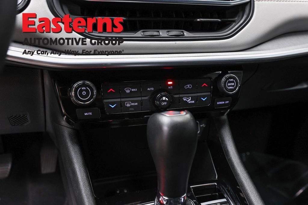Used 2025 Jeep Compass Limited AWD/4WD image 20