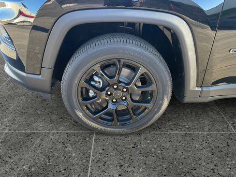 New 2026 Jeep Compass Latitude image 14