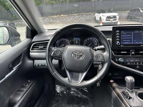 Used 2023 Toyota Camry SE FWD image 11