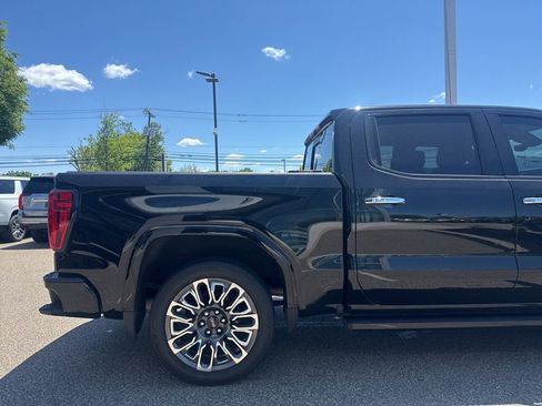 Used 2023 GMC Sierra 1500 Denali Ultimate AWD/4WD image 7