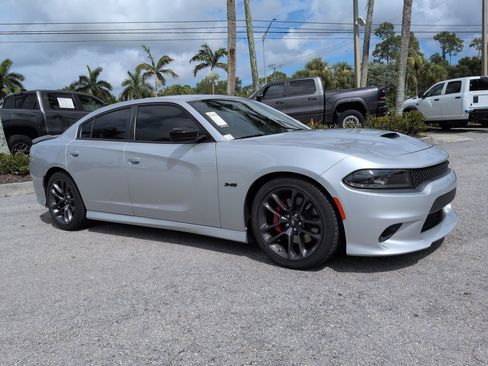 Used 2023 Dodge Charger R/T w/ Plus Group RWD image 2