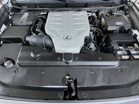 Used 2018 Lexus GX 460 Premium w/ Premium Package image 30