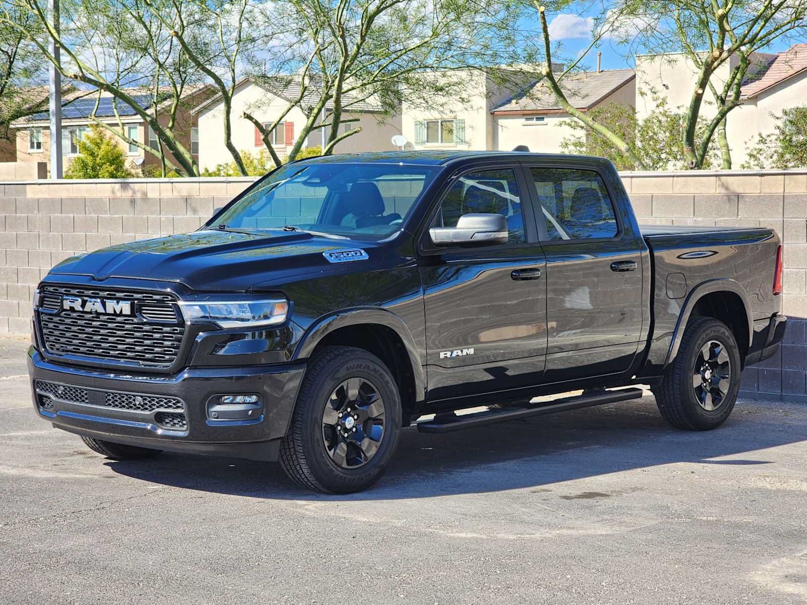 Used 2025 RAM 1500 Big Horn AWD/4WD image 2