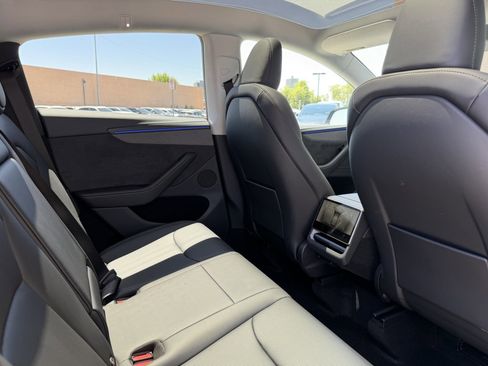 Used 2026 Tesla Model Y 2WD image 43