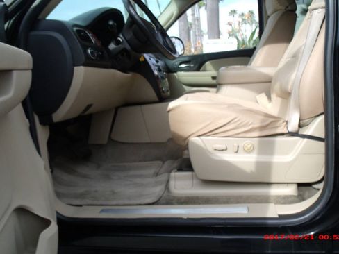 Used 2007 Chevrolet Tahoe LT w/ LT Preferred Equipment Group RWD image 12